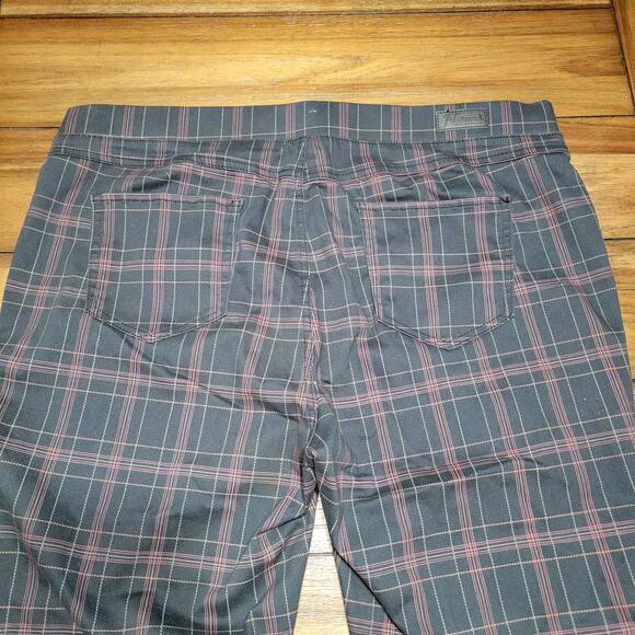 Natural Reflections Platinum Stretch Black & Red Plaid Pull-On Pants - Size XXL - Picture 4 of 9